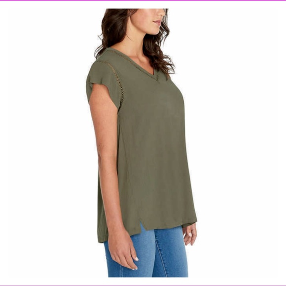 Buffalo David Bitton Women’s Short Sleeve V-Neck - Picture 2 of 3